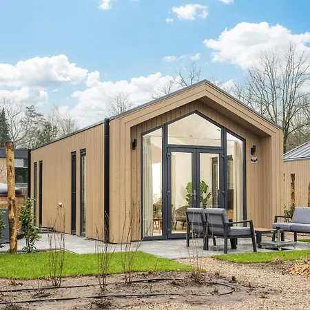 홀리데이파크 Veluwepark De Bosgraaf | Comfort Met Hottub Lieren