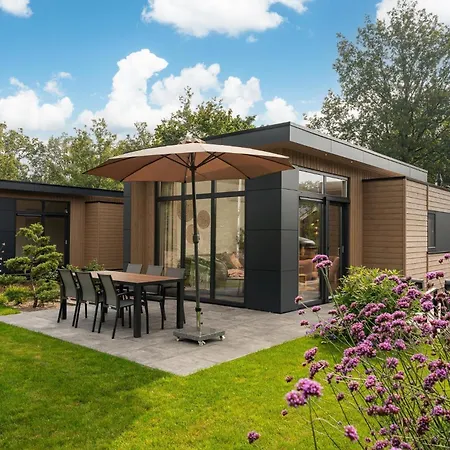 홀리데이파크 Veluwepark De Bosgraaf | Comfort Met Hottub