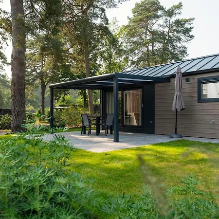 Veluwepark De Bosgraaf | Comfort Met Hottub 홀리데이파크 *