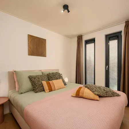 Veluwepark De Bosgraaf | Comfort Met Hottub 홀리데이파크 *