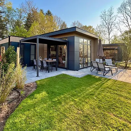Veluwepark De Bosgraaf | Comfort Met Hottub 홀리데이파크