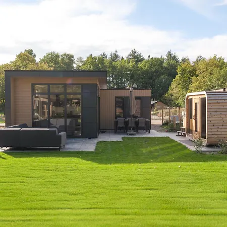 Veluwepark De Bosgraaf | Comfort Met Hottub Feriepark Lieren