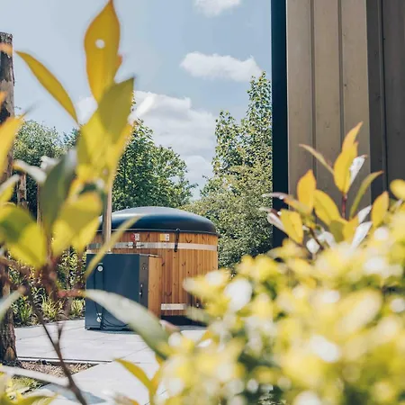 Veluwepark De Bosgraaf | Comfort Met Hottub Holiday park Lieren