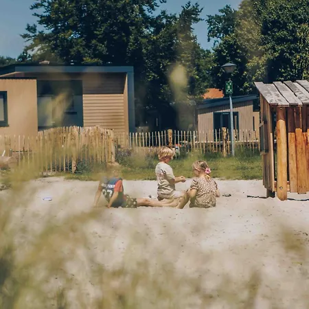 פארק נופש Veluwepark De Bosgraaf | Comfort Met Hottub Lieren