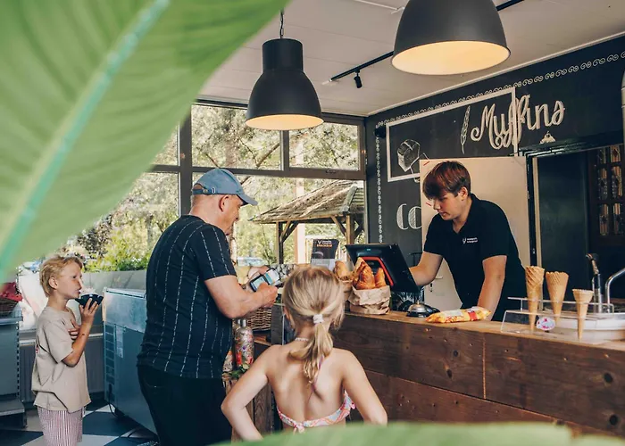 Veluwepark De Bosgraaf | Comfort Met Hottub Semesterpark Lieren