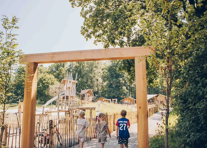 Veluwepark De Bosgraaf | Comfort Met Hottub Semesterpark