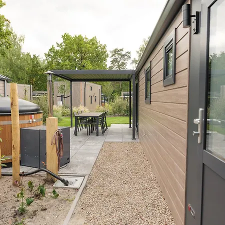 Feriepark Veluwepark De Bosgraaf | Comfort Met Hottub