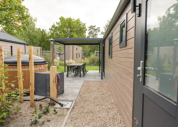 Feriepark Veluwepark De Bosgraaf | Comfort Met Hottub